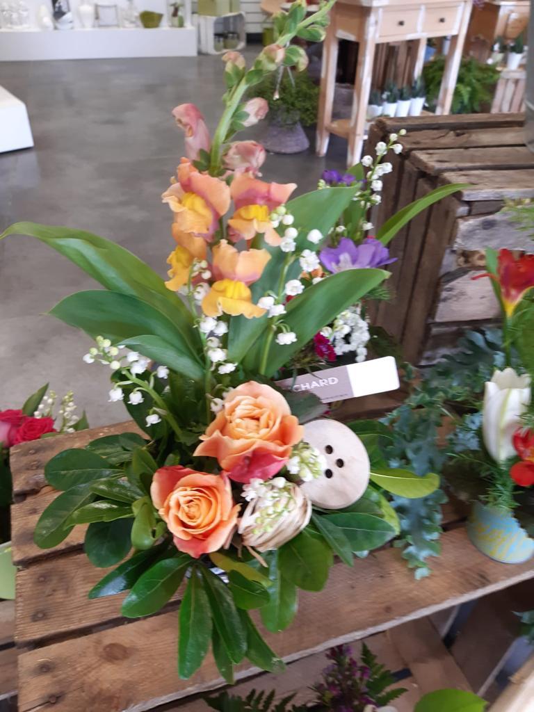 composition clochette touchard fleuriste le mans