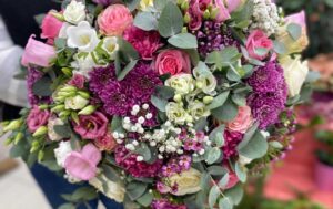 Bouquet de fleurs de chez Touchard Fleurs pour la Saint Valentin Le Mans.