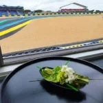 SIGNATURE DE TABLE EN LONGUEUR Salvador Dalí